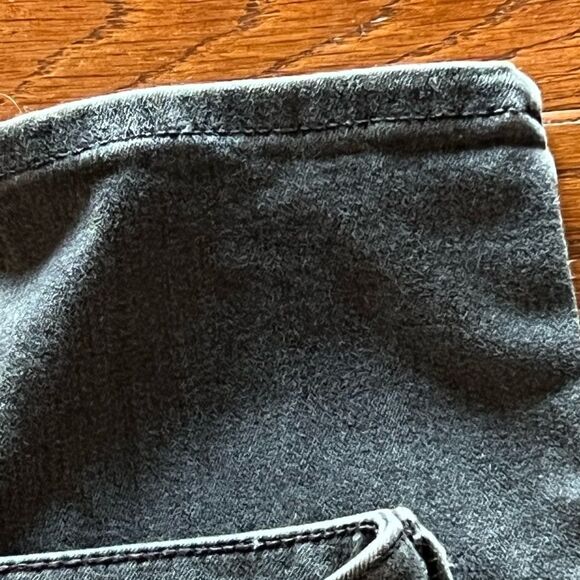 Universal Thread size 10 women’s gray jeans - Picture 4 of 8